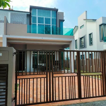 Apartamento Casuarina Sea Breeze Desaru Exterior foto
